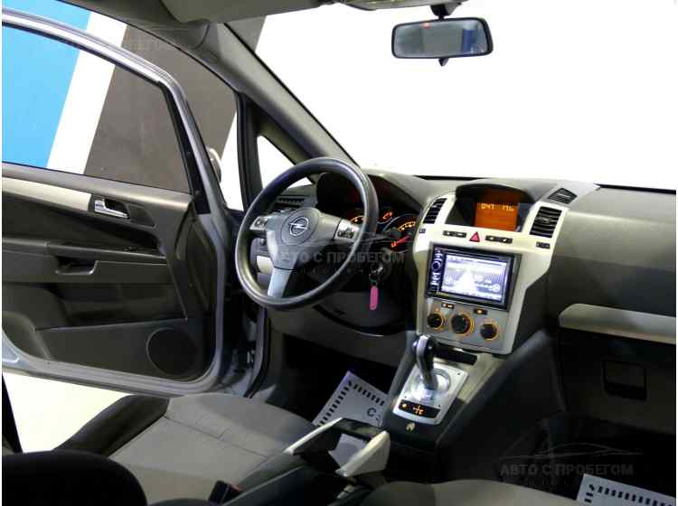 Opel Zafira B Рестайлинг