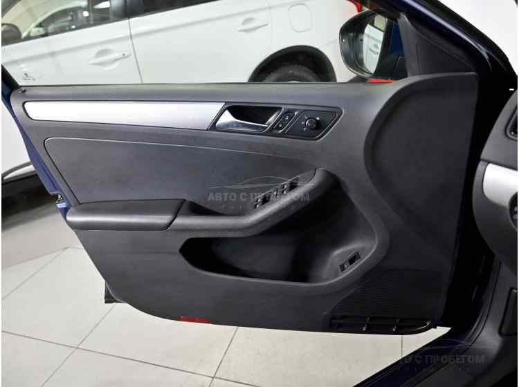 Volkswagen Jetta VI Рестайлинг